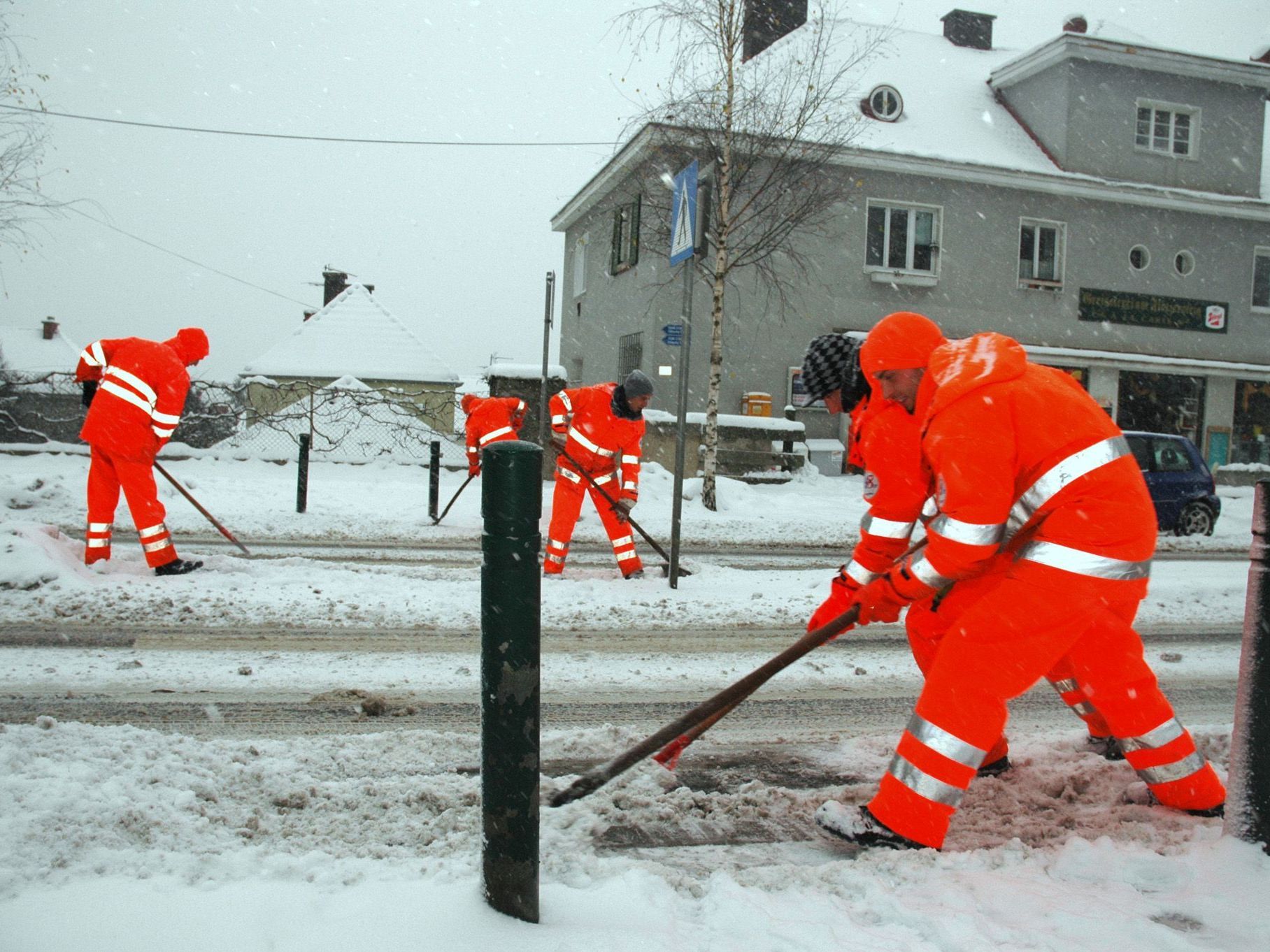 Auch die MA48 schaufelt mit, wenn der Schnee denn endlich kommt