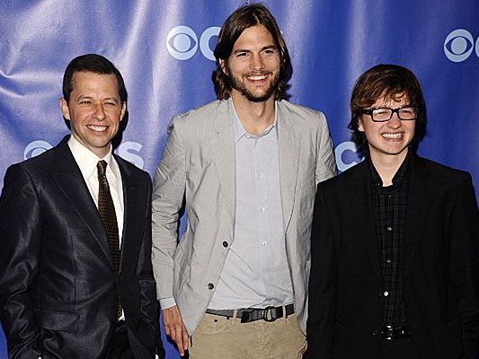 Die aktuelle "Two and a half Men"-Besetzung: Angus T. Jones, Ashton Kutcher und Jon Cryer.