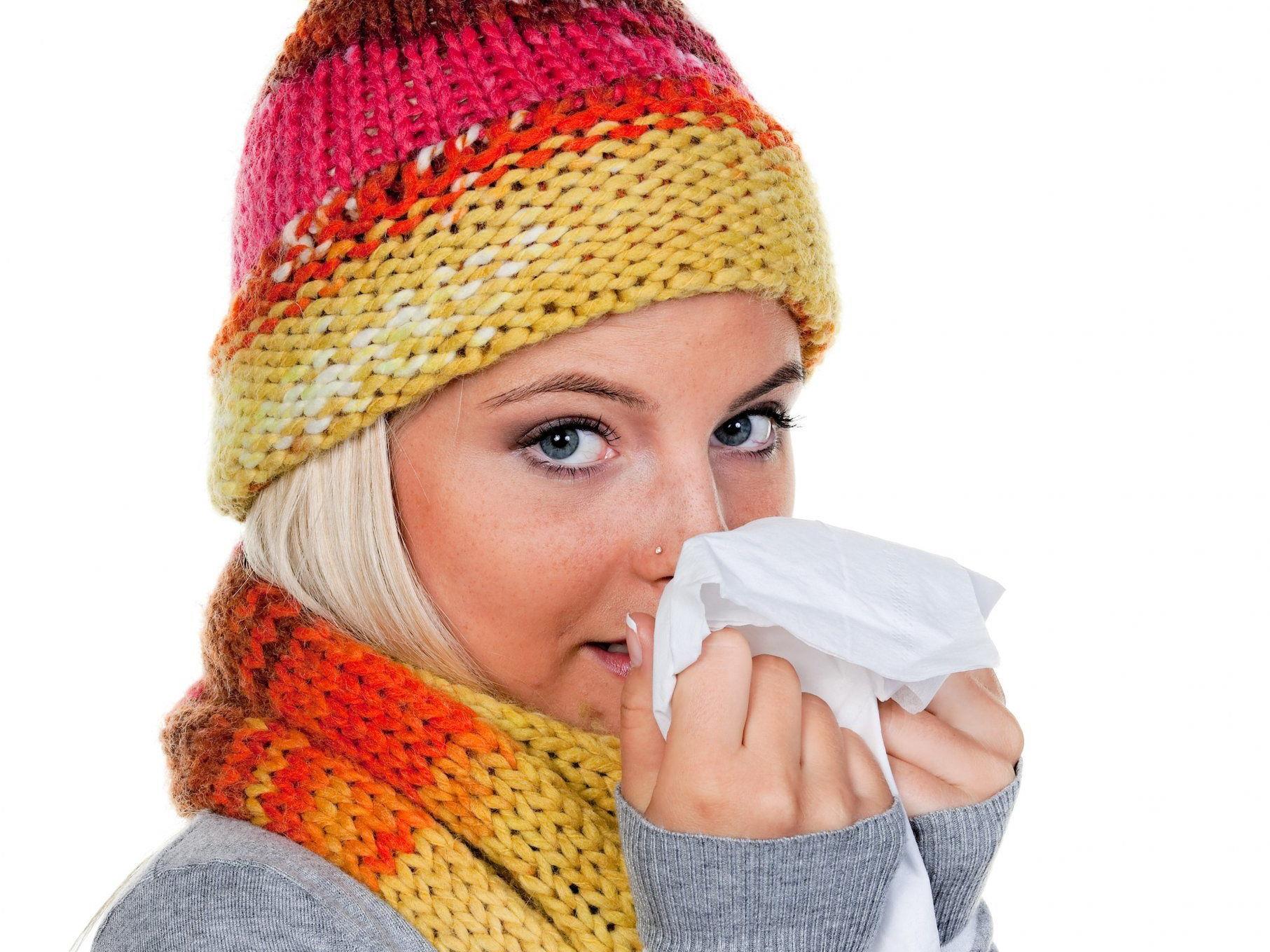 Oftmals helfen natürliche Hilfsmittel eine fiese Erkältung zu bekämpfen.