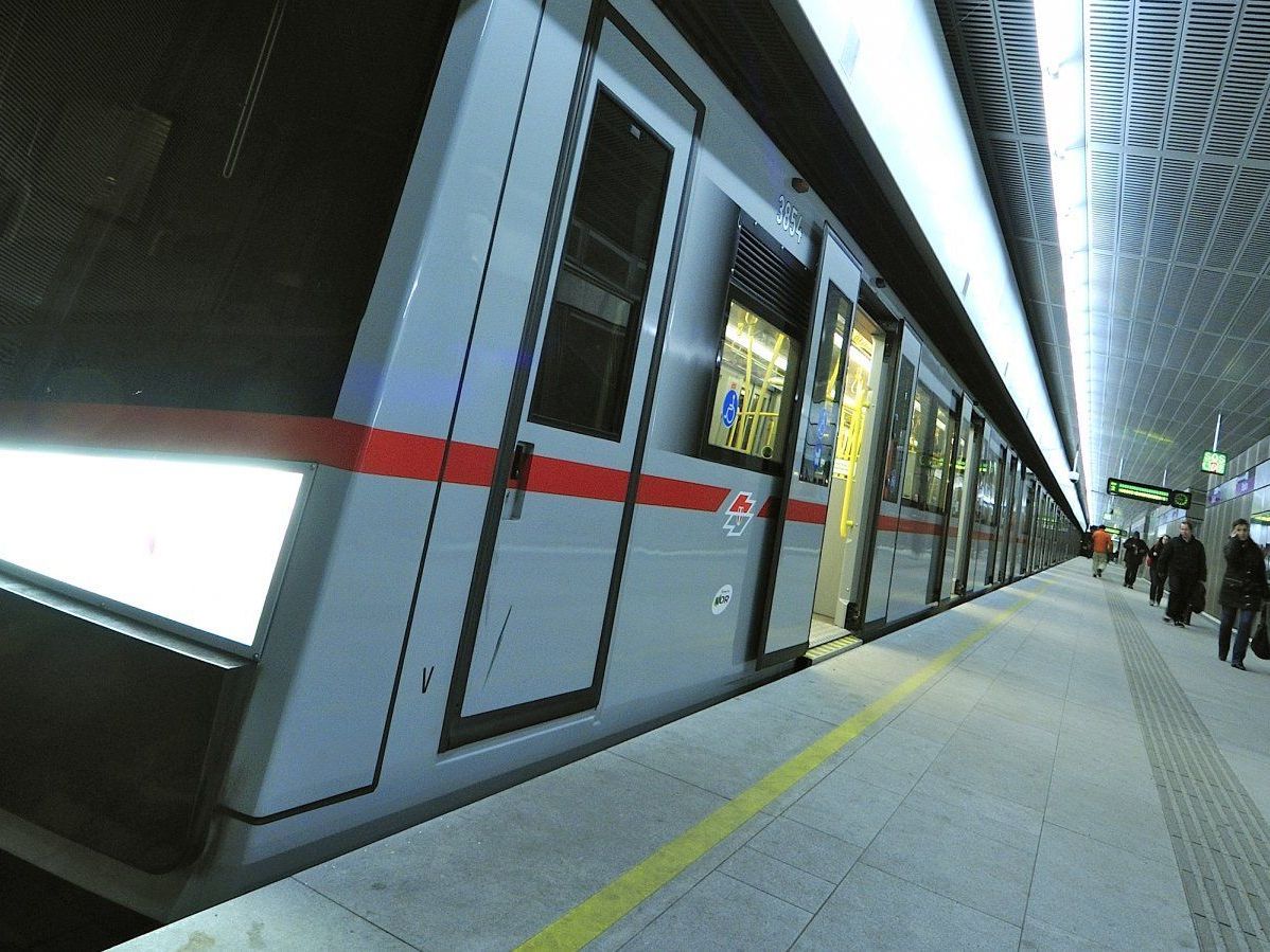 Gut frequentiert sind die Wiener Nacht-U-Bahnen Gut frequentiert sind die Wiener Nacht-U-Bahnen