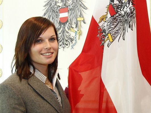 Sexy Anna muss wohl ablegen Sexy Anna muss wohl ablegen