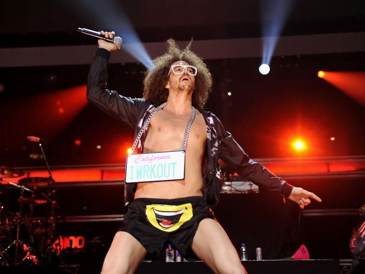 LMFAO bei einem Gig im Madison Square Garden in New York. LMFAO bei einem Gig im Madison Square Garden in New York.