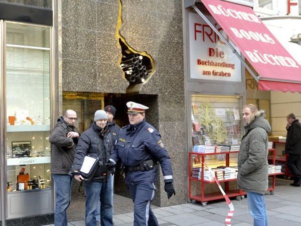 Hier passierte der wüste Überfall in der City Hier passierte der wüste Überfall in der City