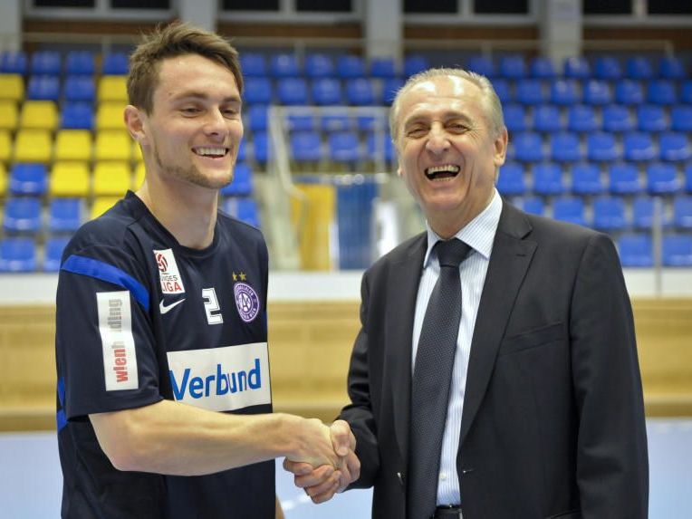 James Holland (l.) und Austria-Sportvorstand Thomas Parits. James Holland (l.) und Austria-Sportvorstand Thomas Parits.