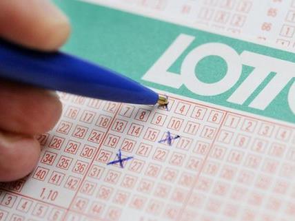 Ein Wiener knackte am Sonntag den Lotto-Doppeljackpot und freut sich ünber 3,7 Millionen Euro.