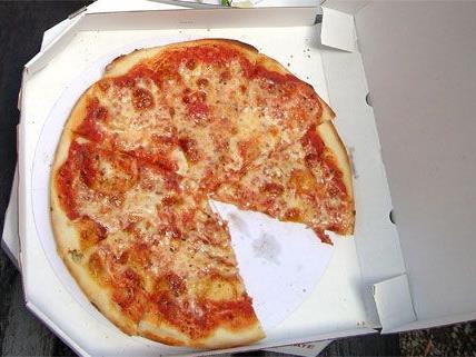 Mamma mia! Der Pizza-Bote wurde Opfer eines brutalen Überfalles.