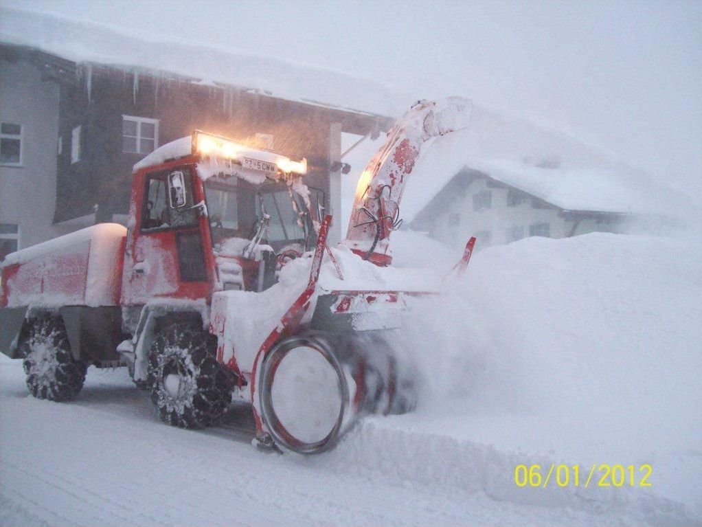 Schnee sorgte am Arlberg für Chaos Schnee sorgte am Arlberg für Chaos