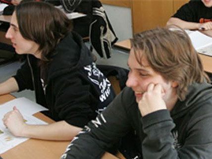 Back to school: Die Stadt Wien fördert nachgeholte Hauptschulabschlüsse. Back to school: Die Stadt Wien fördert nachgeholte Hauptschulabschlüsse.