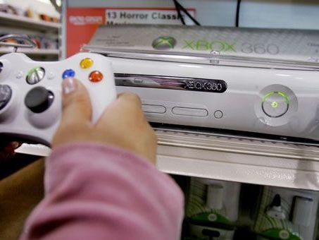 Mitarbeiter einer Fabrik, in der auch die X-Box 360 gefertigt wird, drohten mit Massenselbstmord. Mitarbeiter einer Fabrik, in der auch die X-Box 360 gefertigt wird, drohten mit Massenselbstmord.