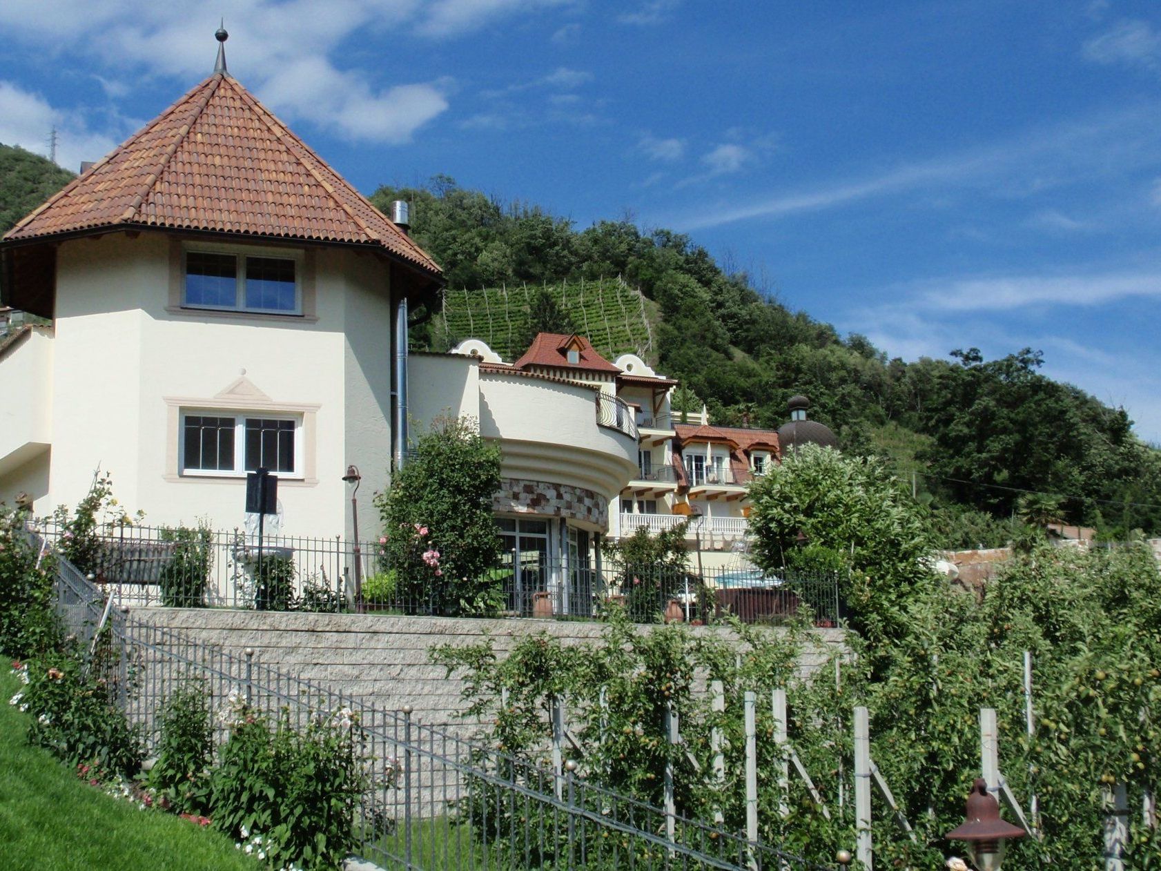 Holidaycheck.de präsentiert die zehn beliebtesten Paar-Hotels. Holidaycheck.de präsentiert die zehn beliebtesten Paar-Hotels.