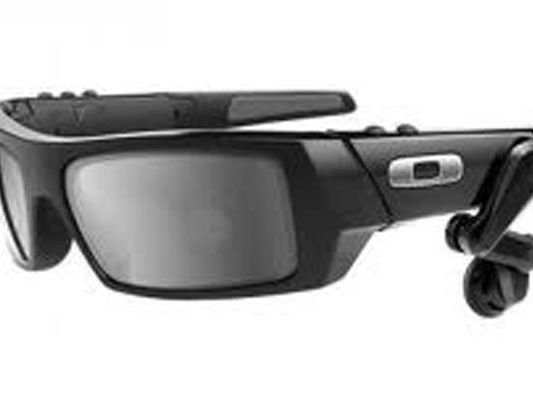Ab in die nächste Dimension: Google trumpft mit futuristischer Brille auf. Ab in die nächste Dimension: Google trumpft mit futuristischer Brille auf.
