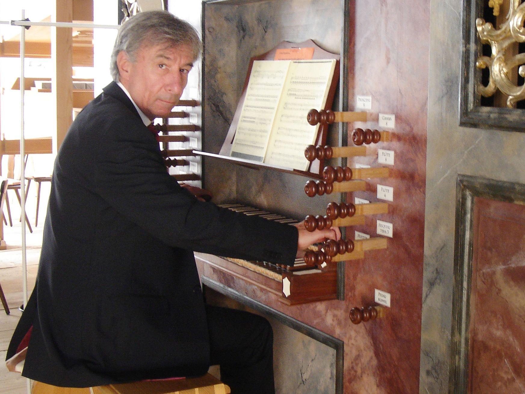 Prof. Bruno Oberhammer spielt Werke von J. S. Bach