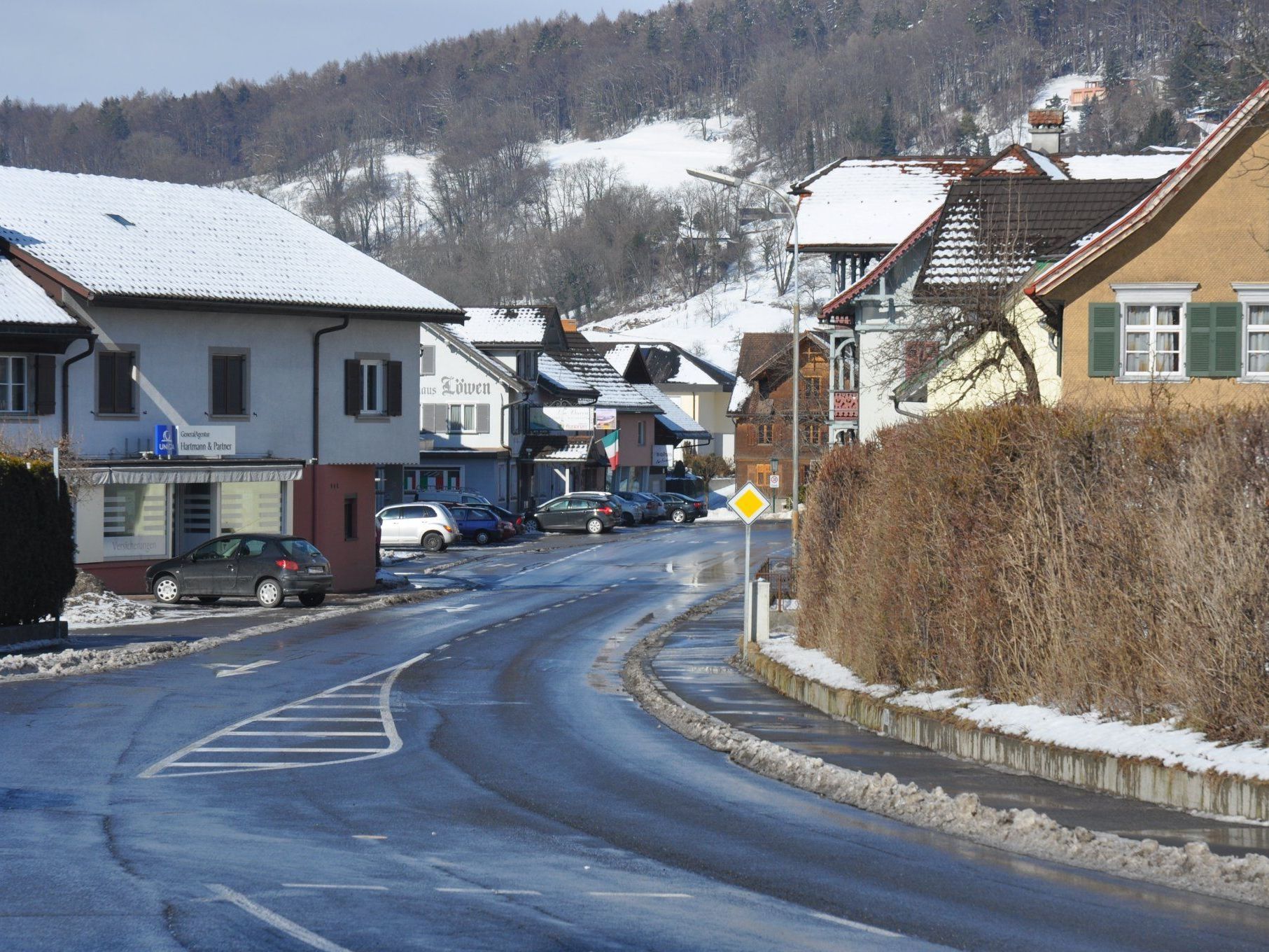Die Walgaustraße wird neu gestaltet und soll verkehrsberuhigend wirken. Die Walgaustraße wird neu gestaltet und soll verkehrsberuhigend wirken.