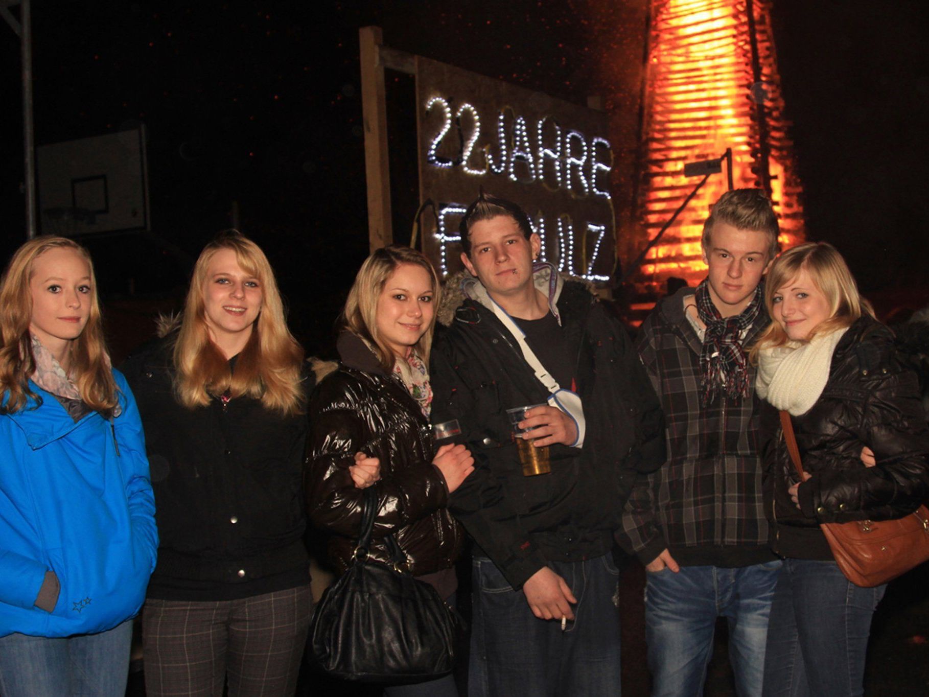 Viele Besucher und tolle Stimmung beim Sulner Funken. Viele Besucher und tolle Stimmung beim Sulner Funken.