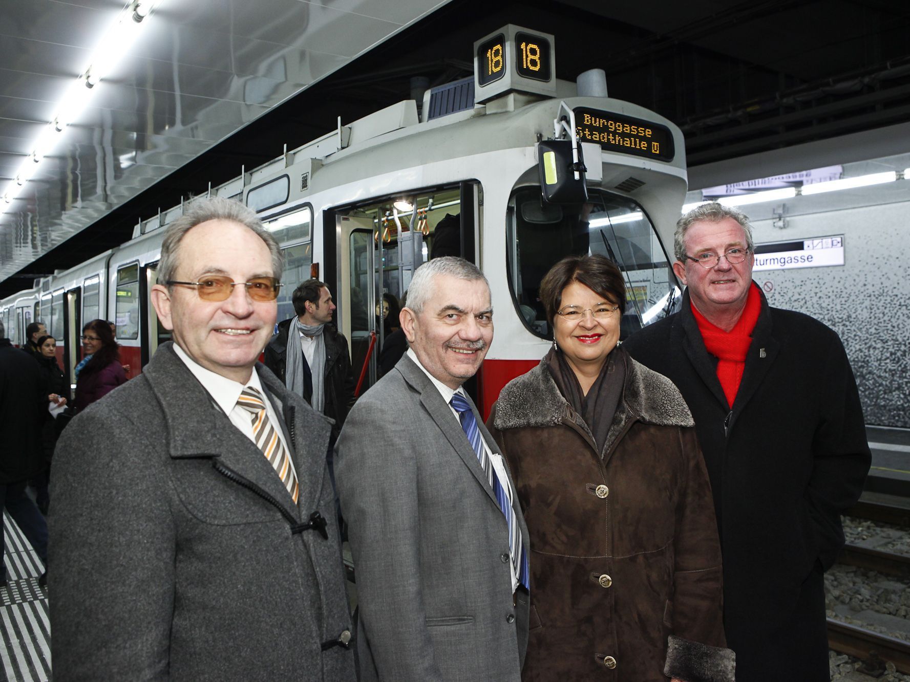 Sichtlich stolz sind Stadträtin Renate Brauner und die Chefs der Wiener Linien. Sichtlich stolz sind Stadträtin Renate Brauner und die Chefs der Wiener Linien.