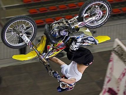 Spektakuläre Stunts wie diese gibt es bei "Masters of Dirt" in der Wiener Stadthalle zu erleben Spektakuläre Stunts wie diese gibt es bei "Masters of Dirt" in der Wiener Stadthalle zu erleben