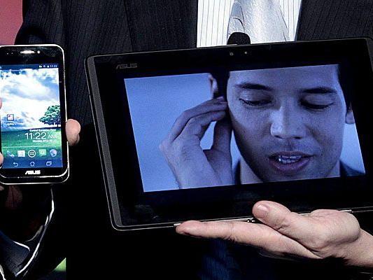 Asus stellt in Barcelona sein Padfone vor. Eine Kombination aus Smartphone and Tablet.