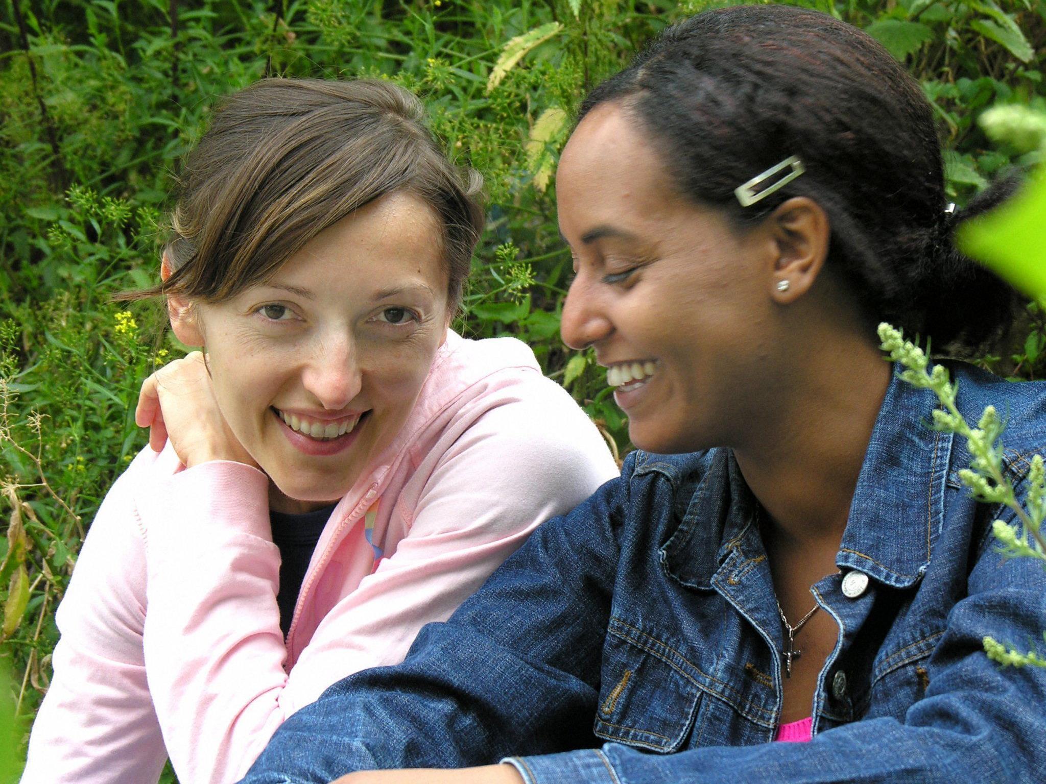 Symbolbild: Zwei Frauen im Gespräch
