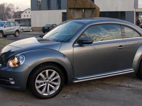 Der neue Beetle tritt als schickes, in seiner Art besonderes "Sportcoupé" auf. Der neue Beetle tritt als schickes, in seiner Art besonderes "Sportcoupé" auf.