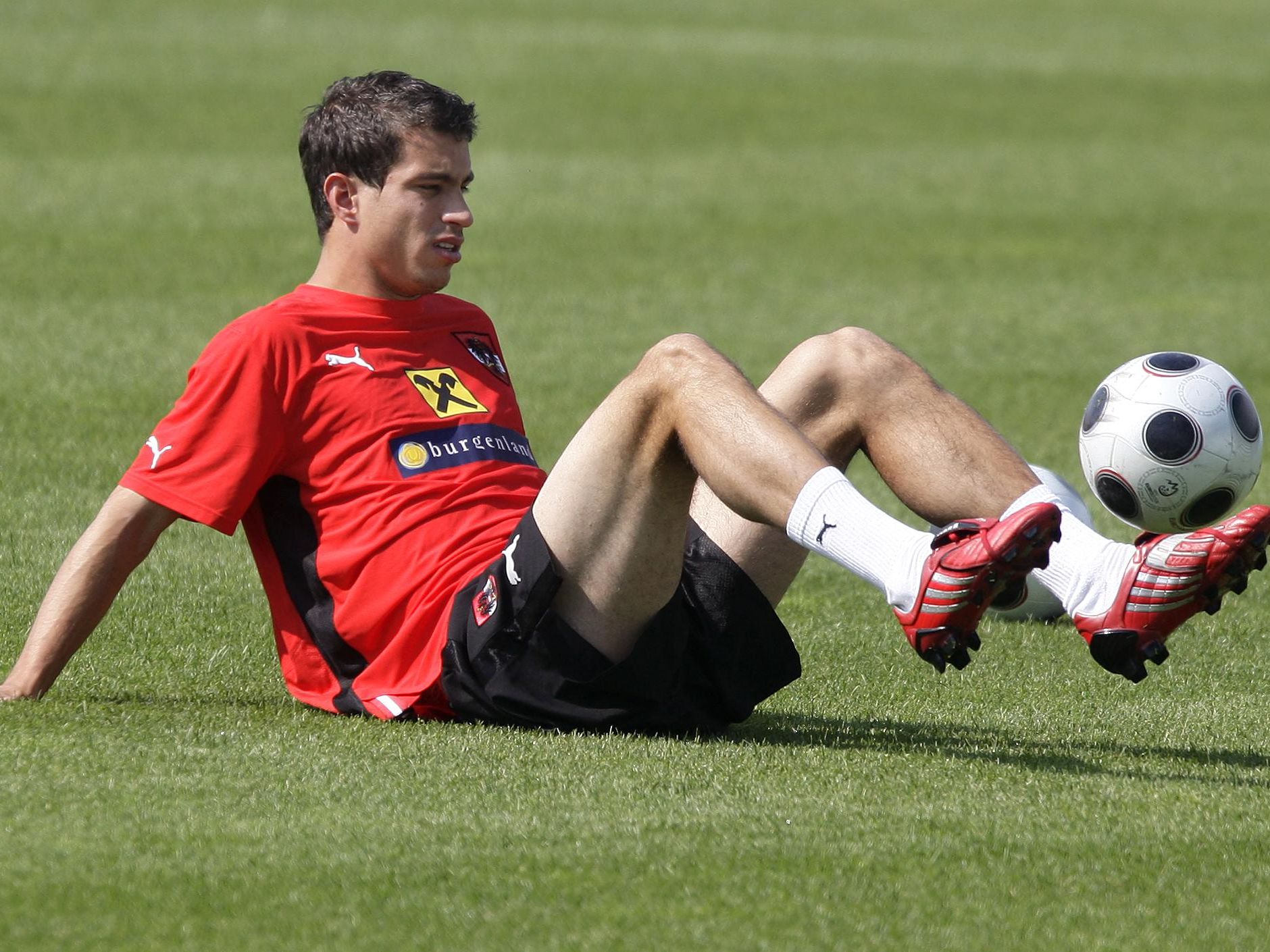 György Garics kehrt in die österreichische Fußball-Nationalmannschaft zurück. György Garics kehrt in die österreichische Fußball-Nationalmannschaft zurück.