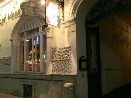 Das gasthaus Hopfhaus in Wien-Donaustadt bietet Obdachlosen Speis und Trank.