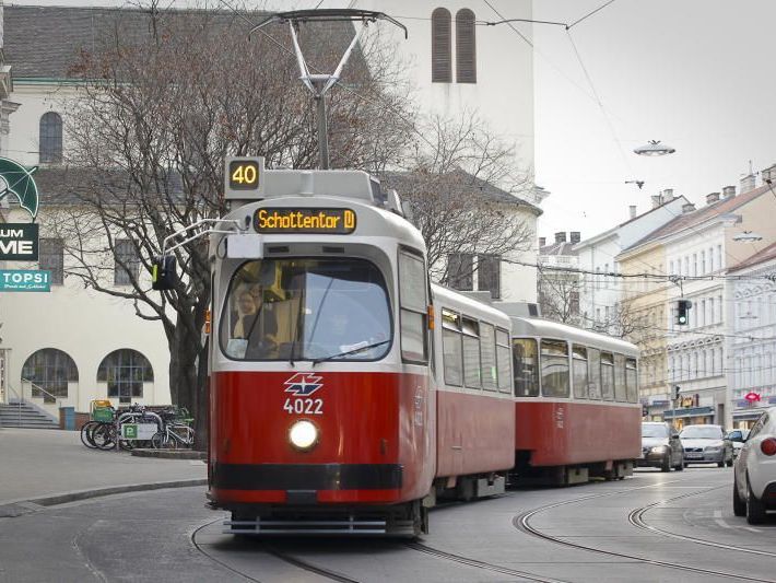 Gerne fahren die Wiener mit ihren Öffis Gerne fahren die Wiener mit ihren Öffis