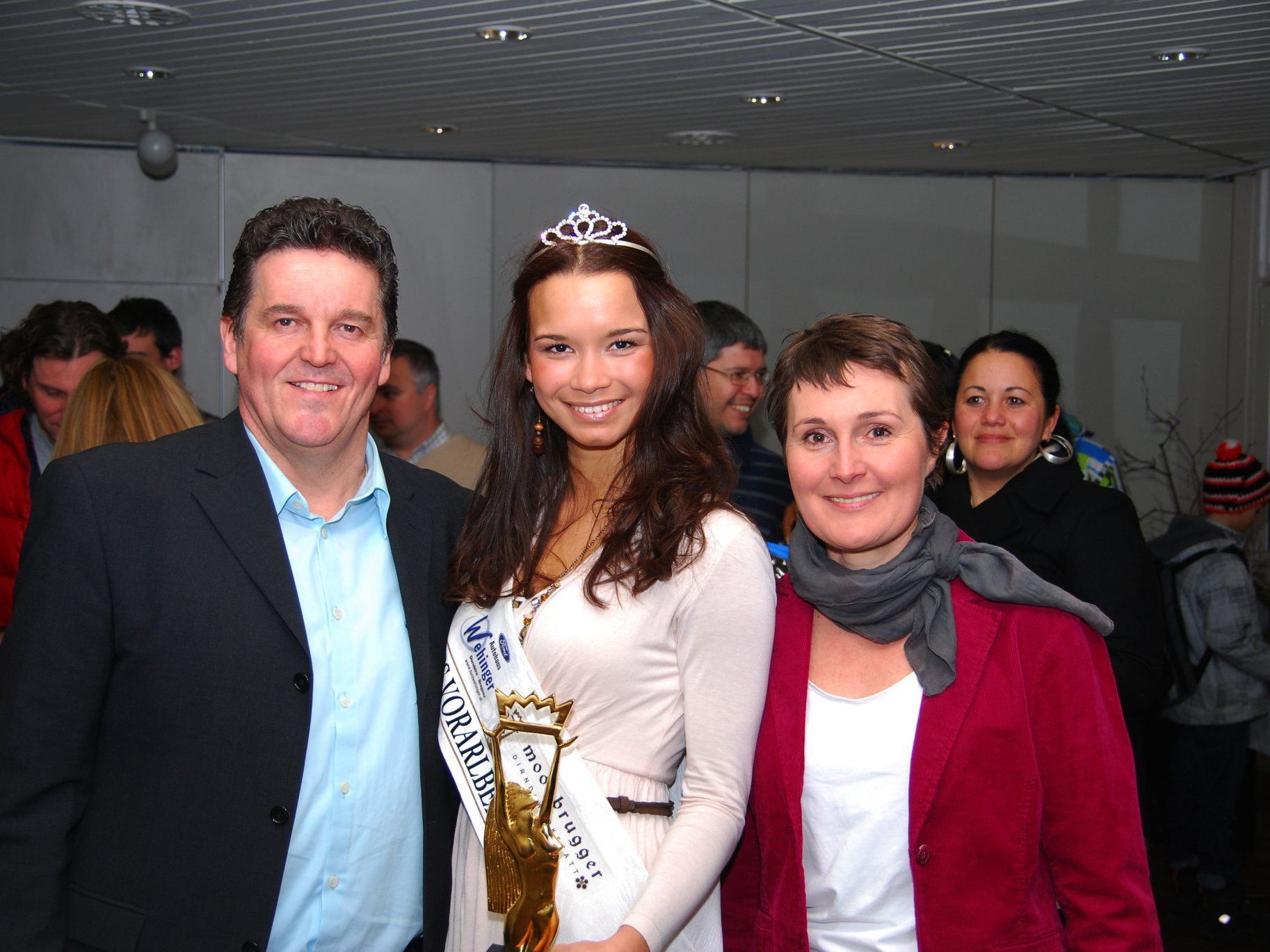 Miss Vorarlberg Lourdes Gomez mit Bgm. Christian Natter und VBgm. Angelika Moosbrugger. Miss Vorarlberg Lourdes Gomez mit Bgm. Christian Natter und VBgm. Angelika Moosbrugger.