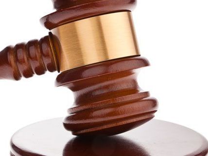 Der Angeklagte wurde wegen Wiederbetätigung verurteilt. Der Angeklagte wurde wegen Wiederbetätigung verurteilt.