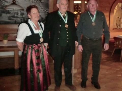 Hervorragende 299 Ringe für Feuerstein Roswitha, Muther Ferdinand und Egender Friedl (v.l.n.r.) Hervorragende 299 Ringe für Feuerstein Roswitha, Muther Ferdinand und Egender Friedl (v.l.n.r.)