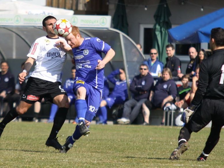 Goldtorschütze Herbert Sutter traf zum 1:0 für FC Hard. Goldtorschütze Herbert Sutter traf zum 1:0 für FC Hard.