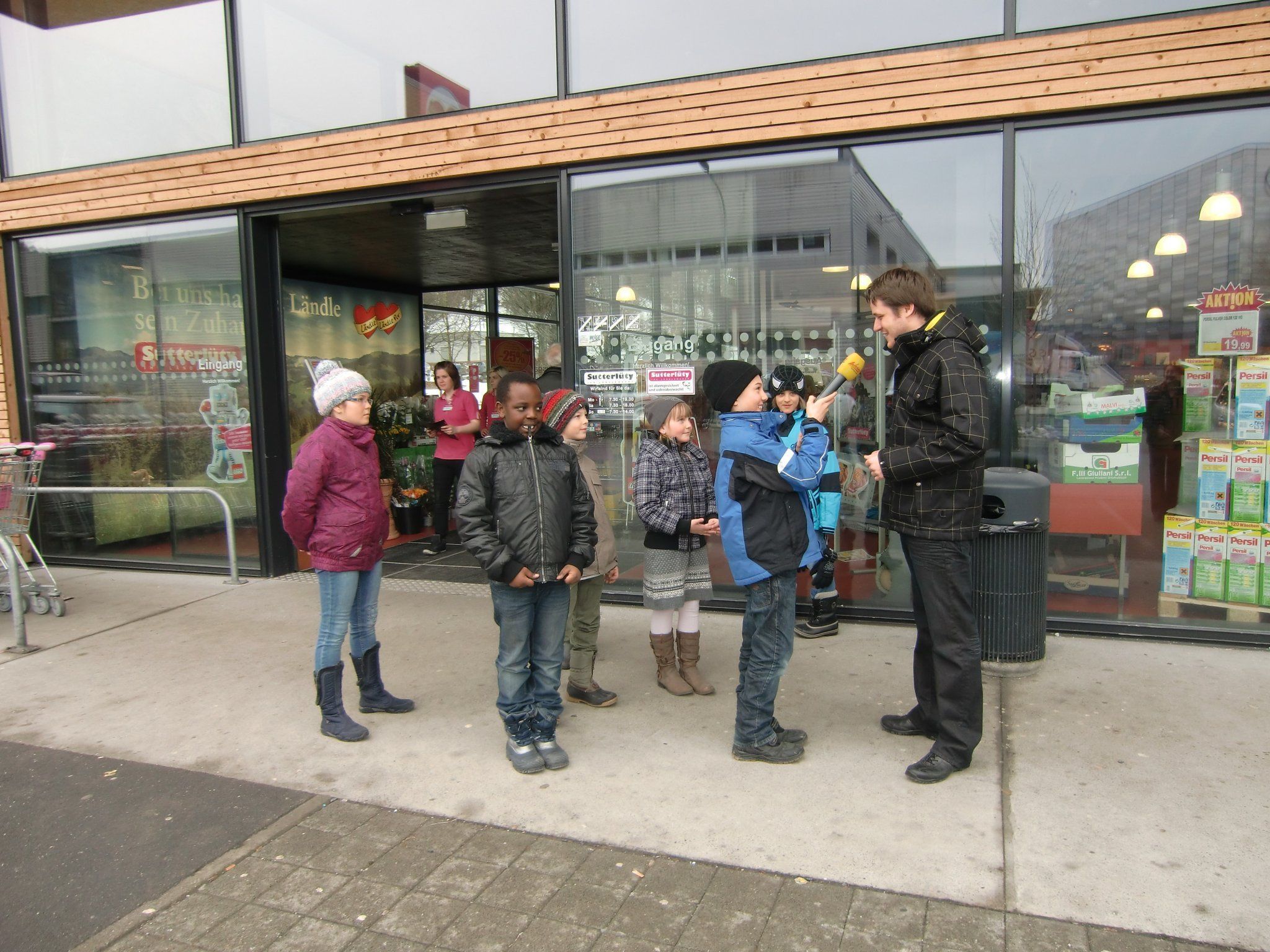 Spaß hatten die Bürserberger Volksschüler mit Antenne Vorarlberg. Spaß hatten die Bürserberger Volksschüler mit Antenne Vorarlberg.