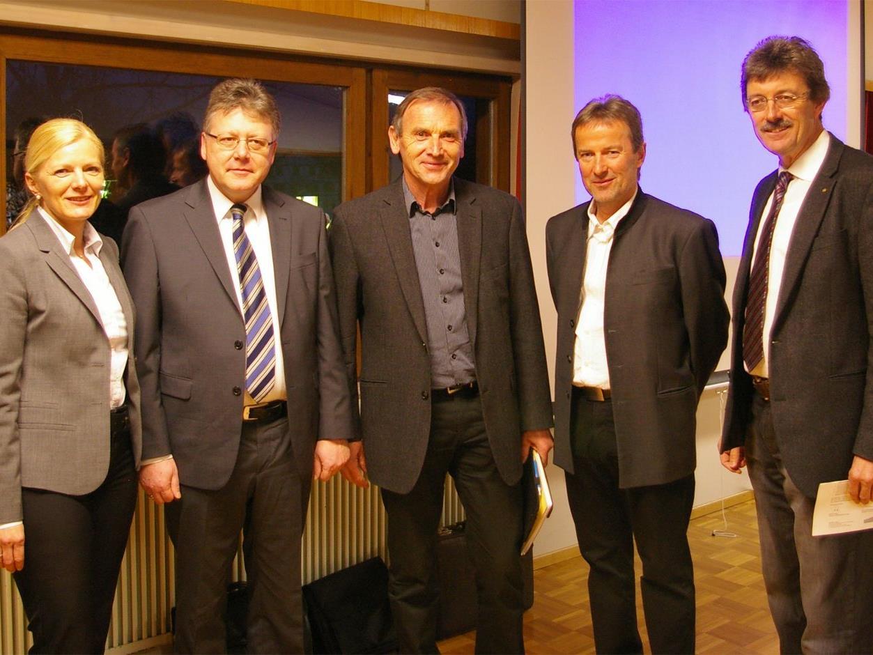 Mag. Michaela Wagner, Walter Geser, Ing. Walter Rüf, Georg Moosbrugger und Dr. Peter Kircher (v.l.n.r.).