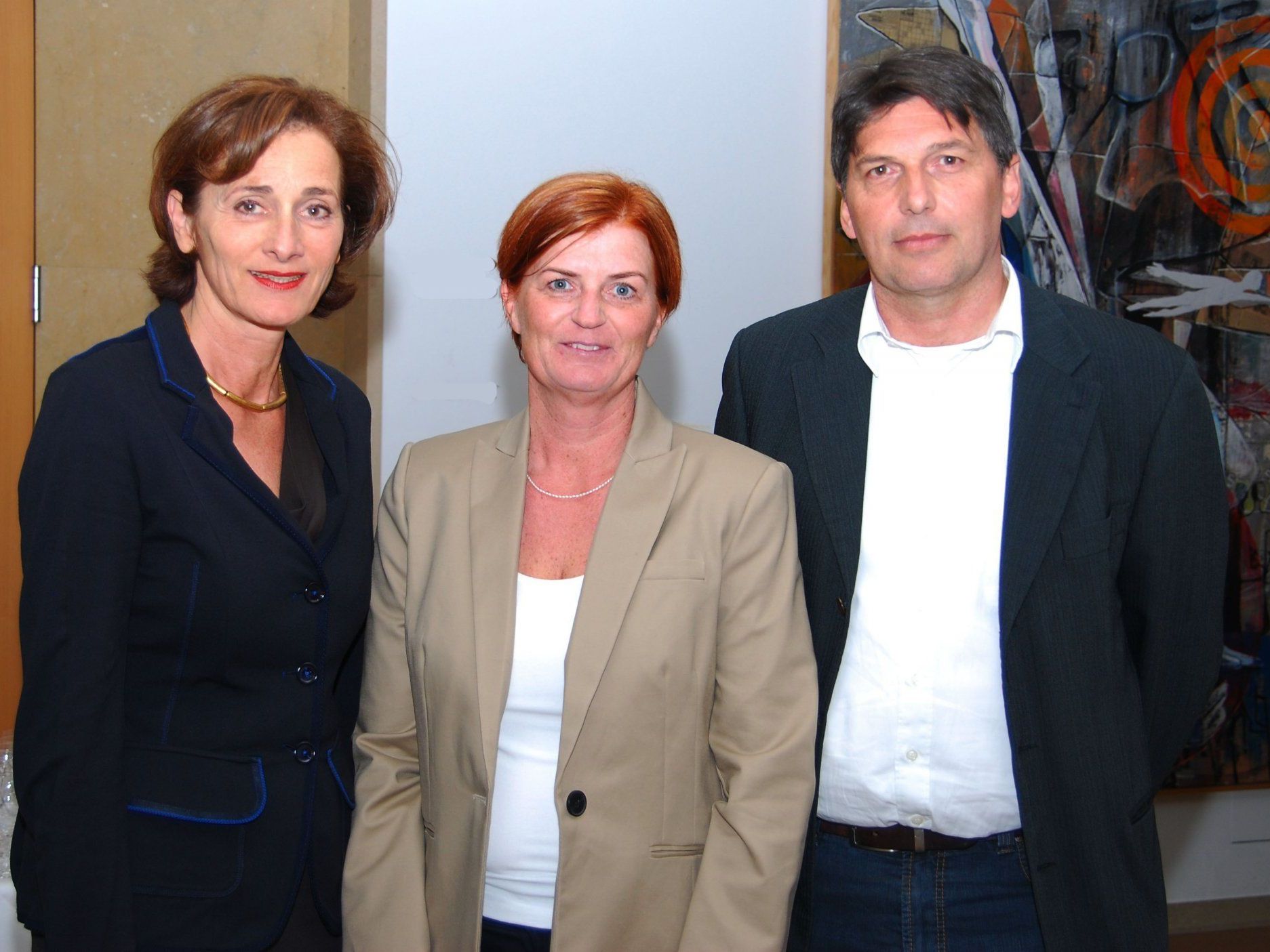 LTP Bernadette Mennel mit den beiden Historikern Cornelia Albertani uind Walter Zirker. LTP Bernadette Mennel mit den beiden Historikern Cornelia Albertani uind Walter Zirker.