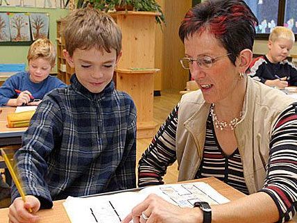 Bislang konnten sich Lehrerinnen und Lehrer bis zu 14 Wochen lang vom Job erholen - bald vielleicht nicht mehr Bislang konnten sich Lehrerinnen und Lehrer bis zu 14 Wochen lang vom Job erholen - bald vielleicht nicht mehr