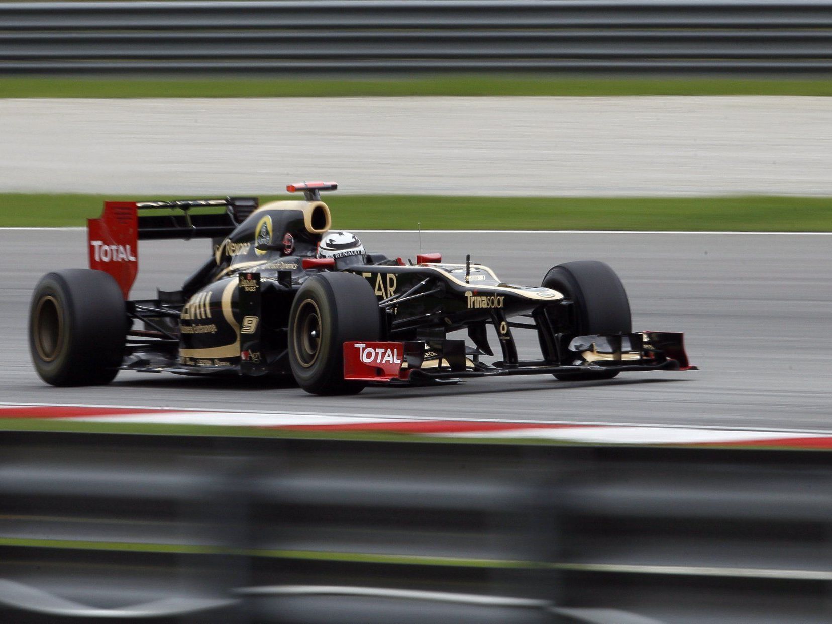 Die Lotus-Box mit den Rennwagen wurde von dem Feuer verschont. Die Lotus-Box mit den Rennwagen wurde von dem Feuer verschont.