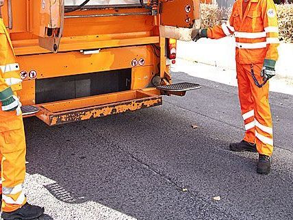Ein Mitarbeiter der Müllabfuhr wurde in Währing bei einem Unfall verletzt Ein Mitarbeiter der Müllabfuhr wurde in Währing bei einem Unfall verletzt