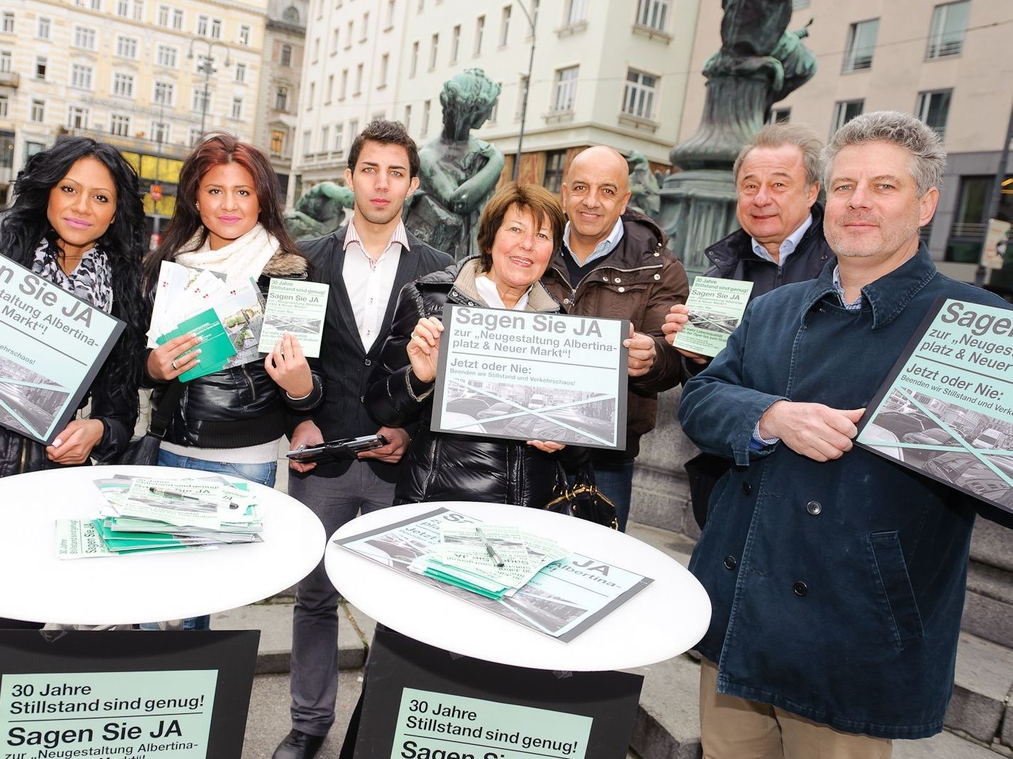 Unübersehbar die Veranstaltung der Tiefgaragenbefürworter um Anwalt Hoffmann-Ostenhof Unübersehbar die Veranstaltung der Tiefgaragenbefürworter um Anwalt Hoffmann-Ostenhof