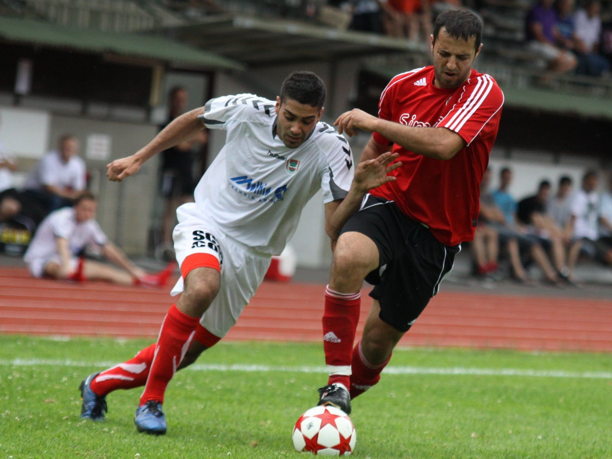 FC Dornbirn droht im Jubiläumsjahr der Absturz in die RLW-Vorarlberg. FC Dornbirn droht im Jubiläumsjahr der Absturz in die RLW-Vorarlberg.