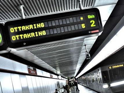 Wegen Rauchentwicklung kam es am Freitag zur Störung der U3, die Station Zieglergasse musste geräumt werden. Wegen Rauchentwicklung kam es am Freitag zur Störung der U3, die Station Zieglergasse musste geräumt werden.
