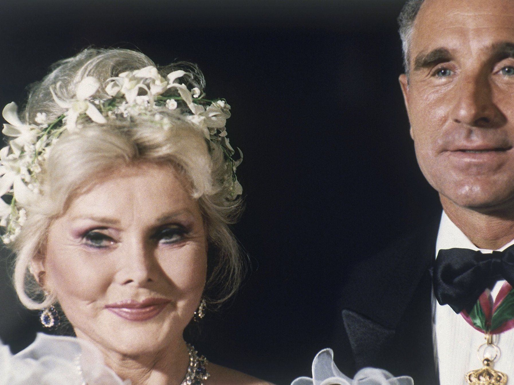 Zsa Zsa Gabor und Frederic Prinz von Anhalt an ihrem Hochzeitstag. Zsa Zsa Gabor und Frederic Prinz von Anhalt an ihrem Hochzeitstag.