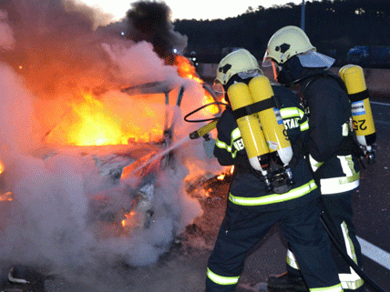 Der schwere Unfall in Neunkirchen forderte glücklicherweise nur Sachschaden. Der schwere Unfall in Neunkirchen forderte glücklicherweise nur Sachschaden.