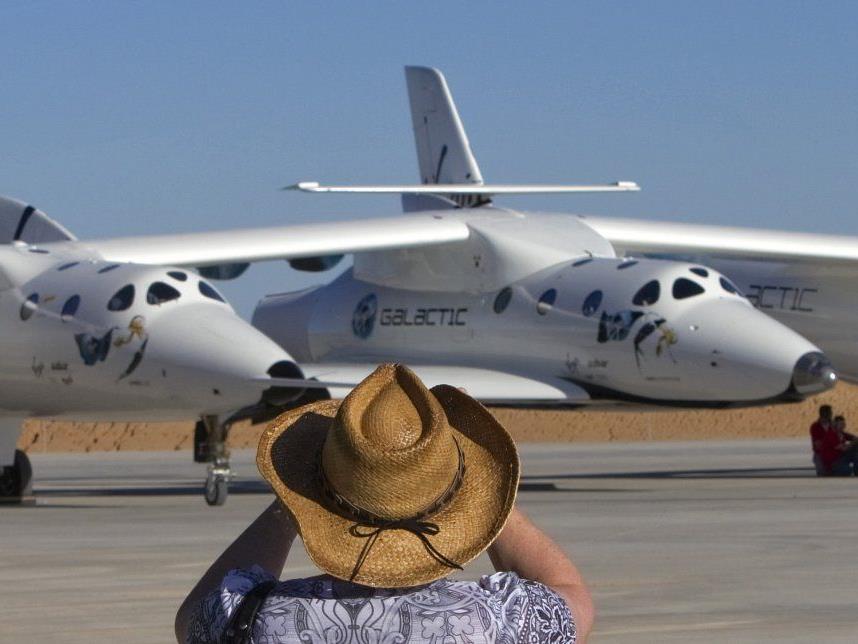 Das Raumflugzeug "White Knight Two" bietet Platz für sechs Passagiere.