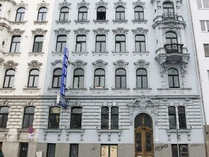 Der Brand in der Betreuungseinrichtung "Lighthouse" auf der Landstarße wurde vermutlich durch eine Zigarette oder Kerze verursacht. Der Brand in der Betreuungseinrichtung "Lighthouse" auf der Landstarße wurde vermutlich durch eine Zigarette oder Kerze verursacht.