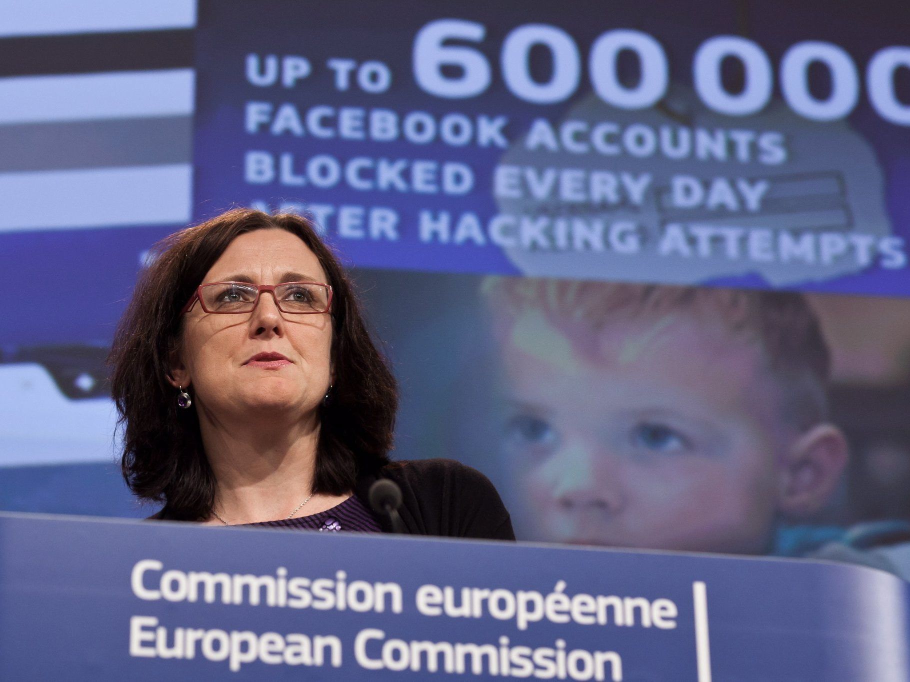 Jeden Tag würden mehr als 600.000 Facebook-Konten nach Hacker-Attacken blockiert, so EU-Kommissarin Cecilia Malmström. Jeden Tag würden mehr als 600.000 Facebook-Konten nach Hacker-Attacken blockiert, so EU-Kommissarin Cecilia Malmström.