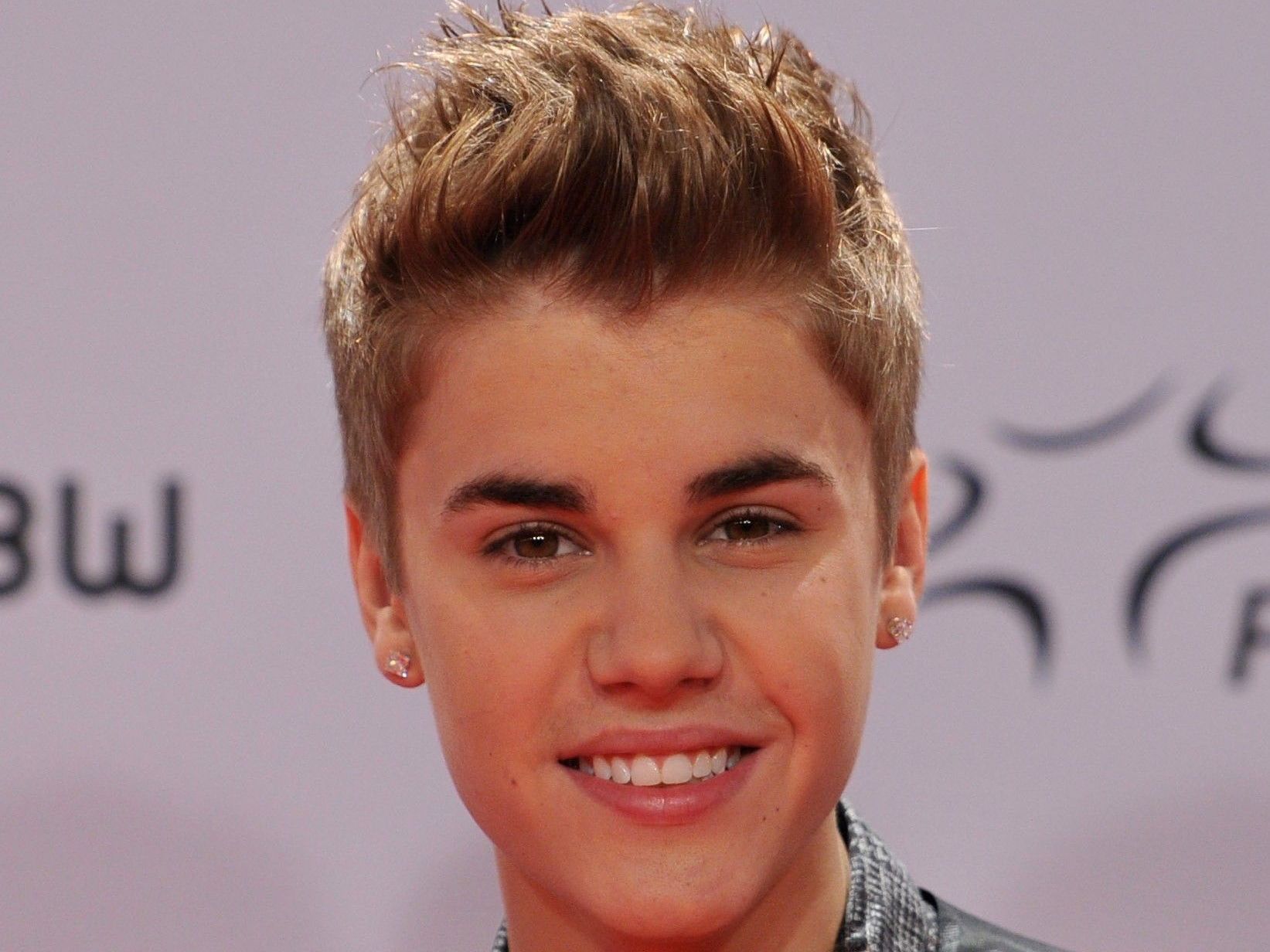 Die Mum von Teenie-Star Justin Bieber hatte keine leichte Vergangenheit. Die Mum von Teenie-Star Justin Bieber hatte keine leichte Vergangenheit.