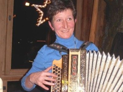 MusikerInnen und Musikbegeisterte sind herzlichst in die Ur-Alp eingeladen MusikerInnen und Musikbegeisterte sind herzlichst in die Ur-Alp eingeladen