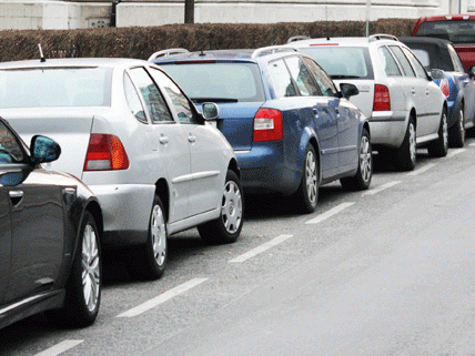 Parkplätze sind in Hernals rar, die Situation soll durch Einführung des Parkpickerls verbessert werden.