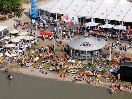 Vom 26. April bis 6. Mai findet der Surfweltcup in Podersdorf statt. Vom 26. April bis 6. Mai findet der Surfweltcup in Podersdorf statt.