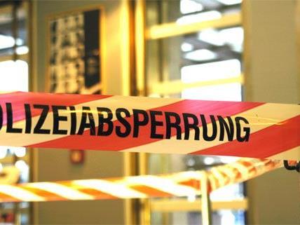 In Wien-Ottakring wurde in einer Wohnung eine stark verweste Leiche eines Mannes gefunden.