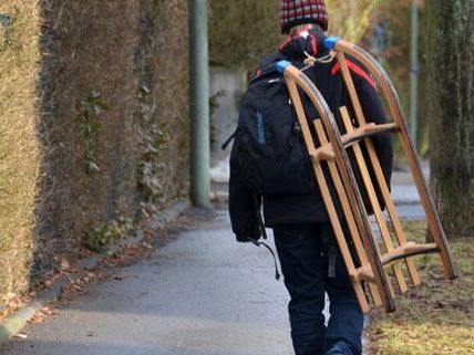 Aus mit Schnlittenfahrt und Co.: Der Schnee hat sich bereits größtenteils verabschiedet. Aus mit Schnlittenfahrt und Co.: Der Schnee hat sich bereits größtenteils verabschiedet.